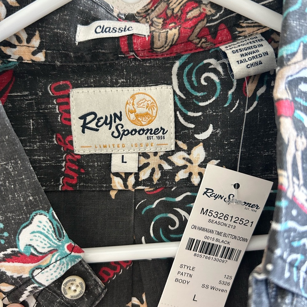 Reyn Spooner Classic Floral Shirt in Black and Red - Picture 3 of 5